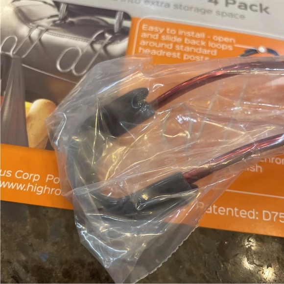 High Road Contour CarHooks® Car Headrest Hangers for Purse & Bags 4pack new box - Picture 4 of 5